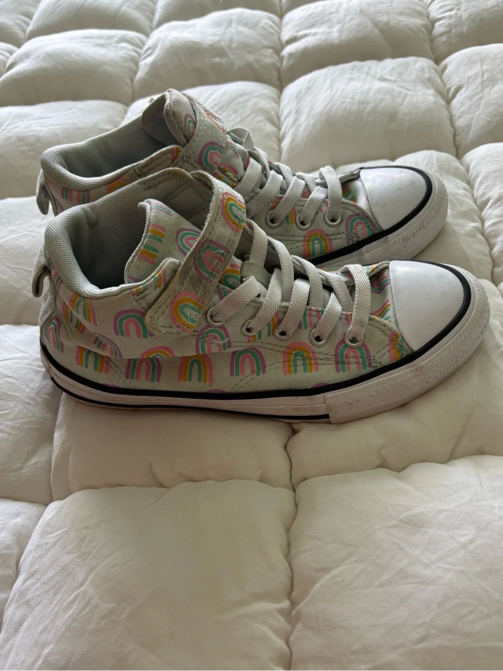 Converse Rainbow Print Midtop Sneakers Elastic Laces Light Blue Girls Size 3